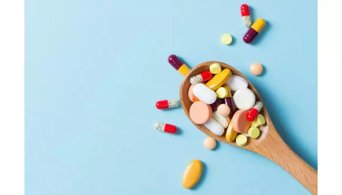 بهترین-آنتی‌بیوتیک-برای-عفونت-ایمپلنت-دندان2