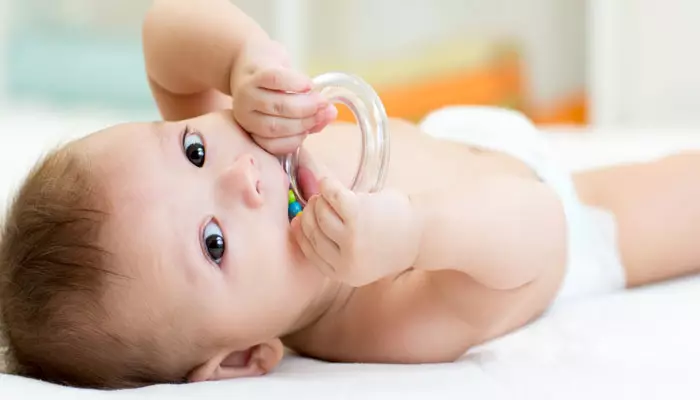 دندان-درآوردن-زود-هنگام-نوزادان